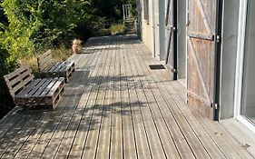 Agréable appartement avec terrasse et jardin